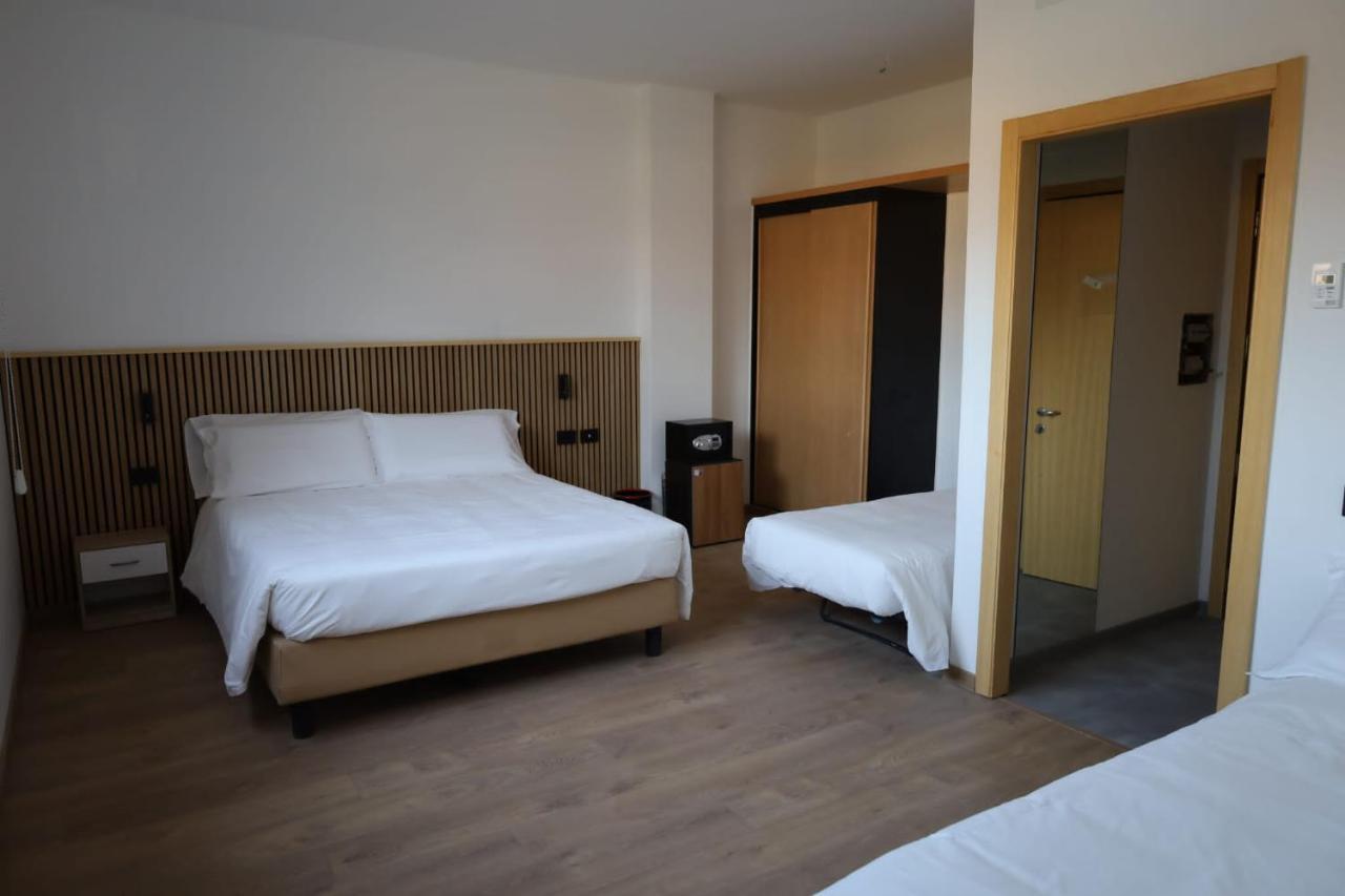 Moon Palace Hotel Arese Εξωτερικό φωτογραφία